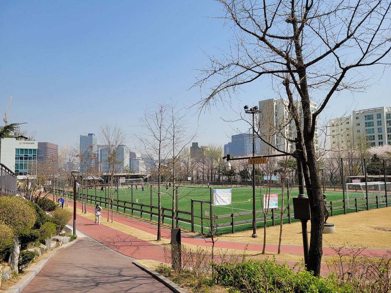 这是一场不 这是一场不